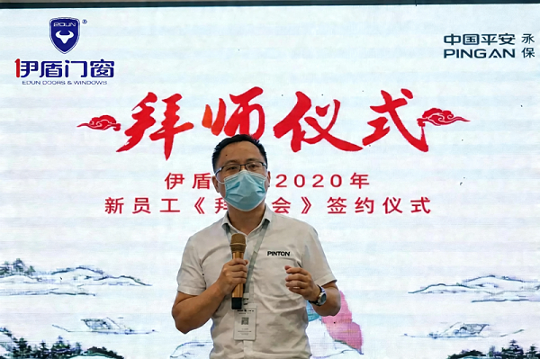 jimeng-2026-04-18-1597-融合这张图里的所有元素，让这张图整体更自然_正常融合