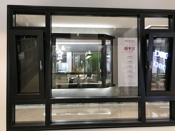 安全门窗厂家哪家强？伊盾门窗怎么样？英伦贵族1