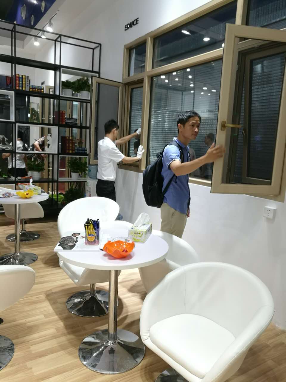 伊盾门窗广州建博会现场